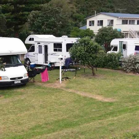 Mahia Motel And Holiday Park Exteriör bild