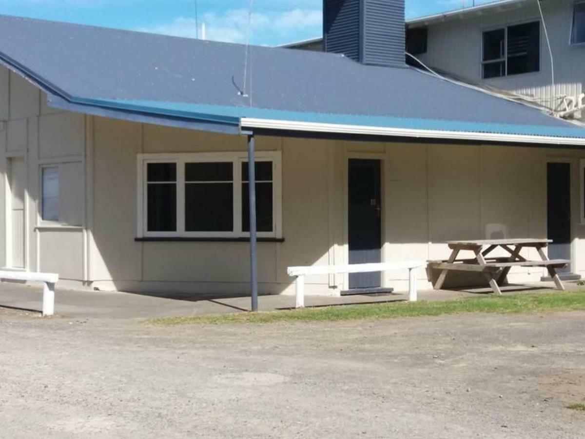 Mahia Motel And Holiday Park Exteriör bild