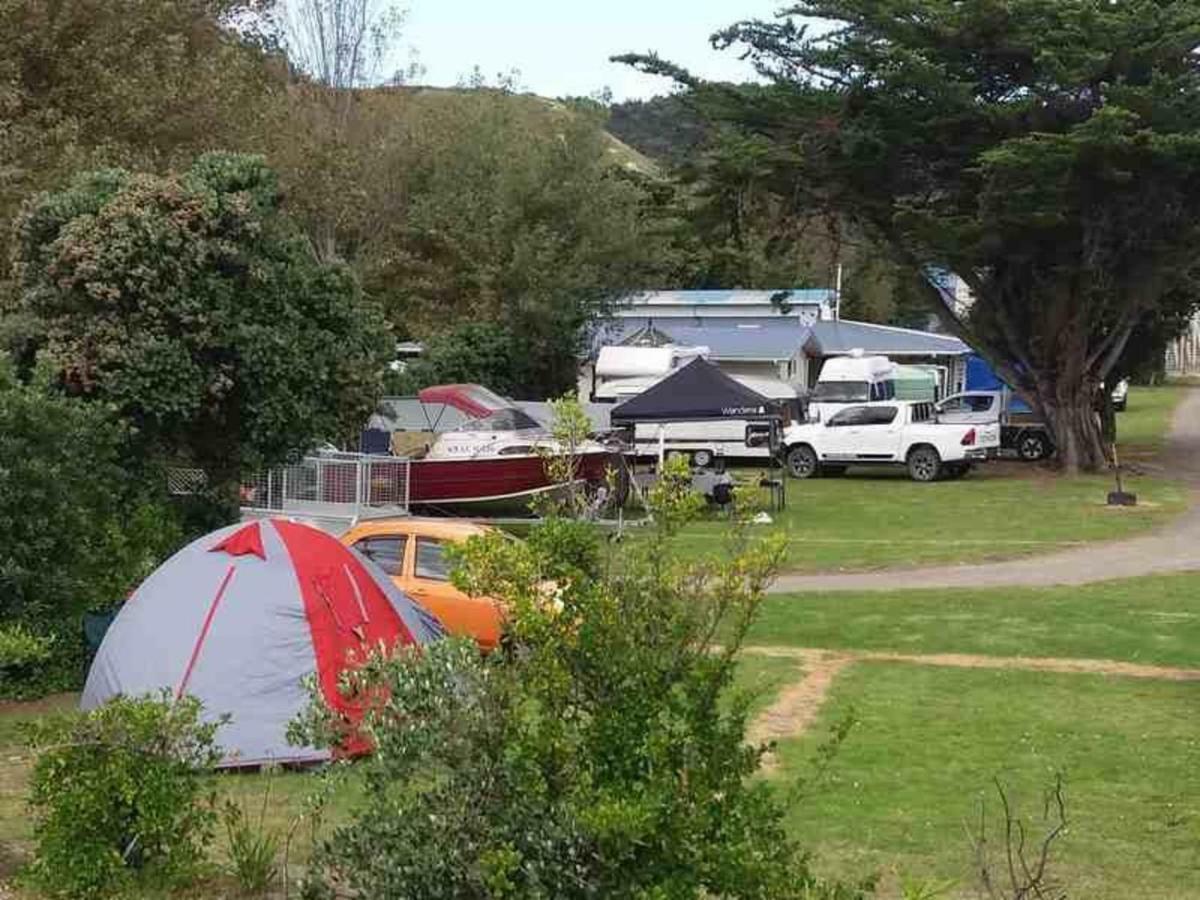 Mahia Motel And Holiday Park Exteriör bild